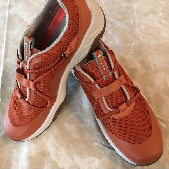 NWOB ROCKPORT WOMEN'S XCS SPRUCE PEAK SLIP-ON TREKKER. Sz 7 - Picture 4 of 8